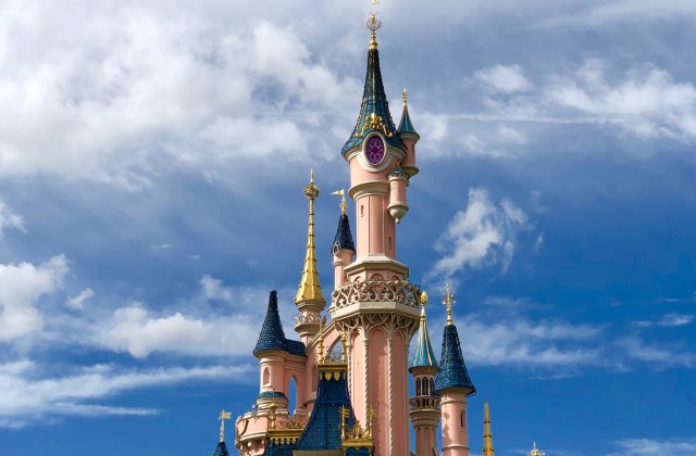 castle disneyland (2)